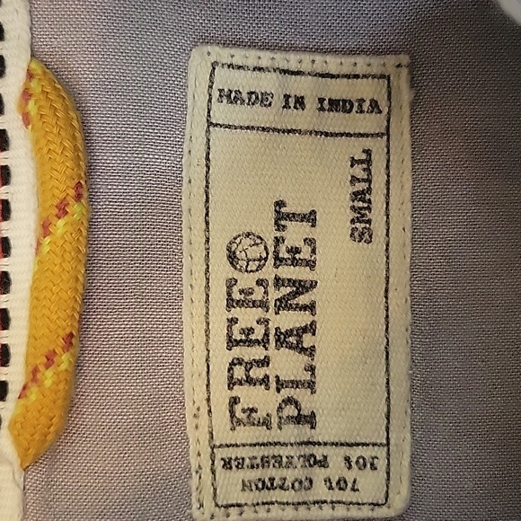 Free Planet short sleeve button up shirt blue with print NWOT durable, hi-qlty, - Picture 4 of 9